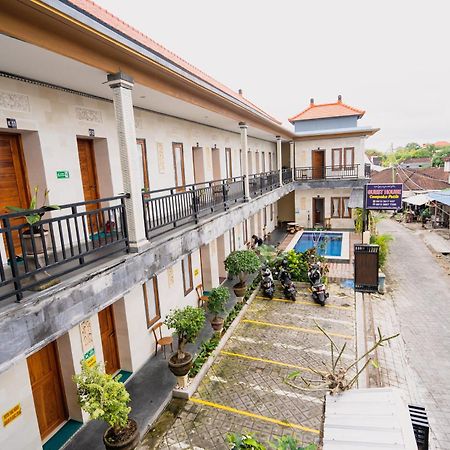 Guesthouse Cempaka Putih Семиньяк Экстерьер фото